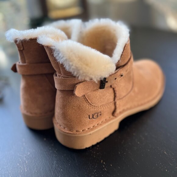 UGG Elisa Suede Ankle Bootie - Picture 2 of 4